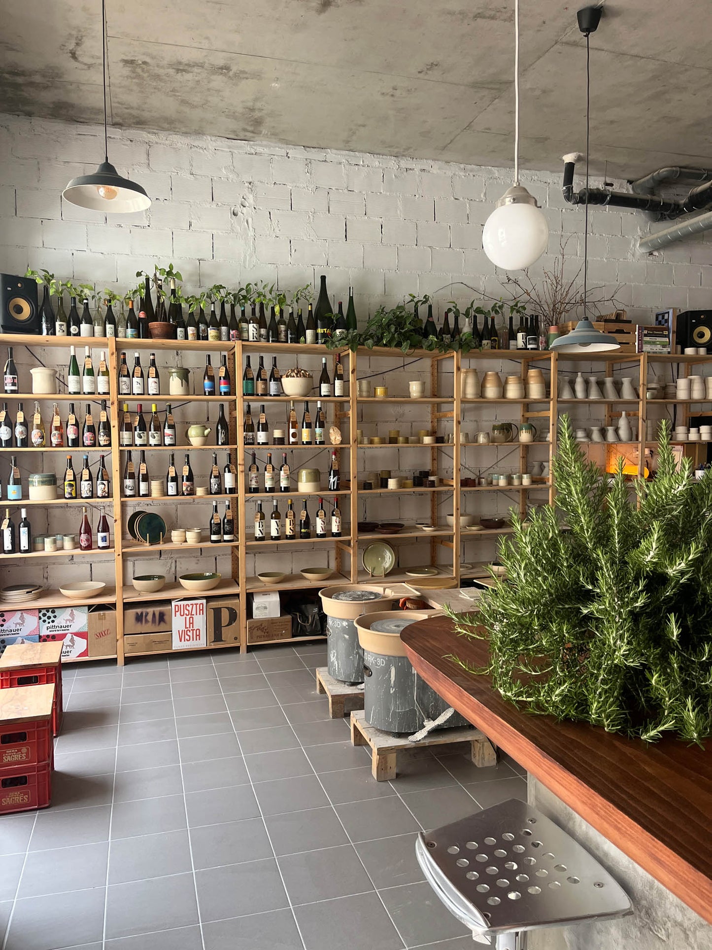 POTTERY WHEEL & WINE WORKSHOP IN LISBON, PORTUGAL