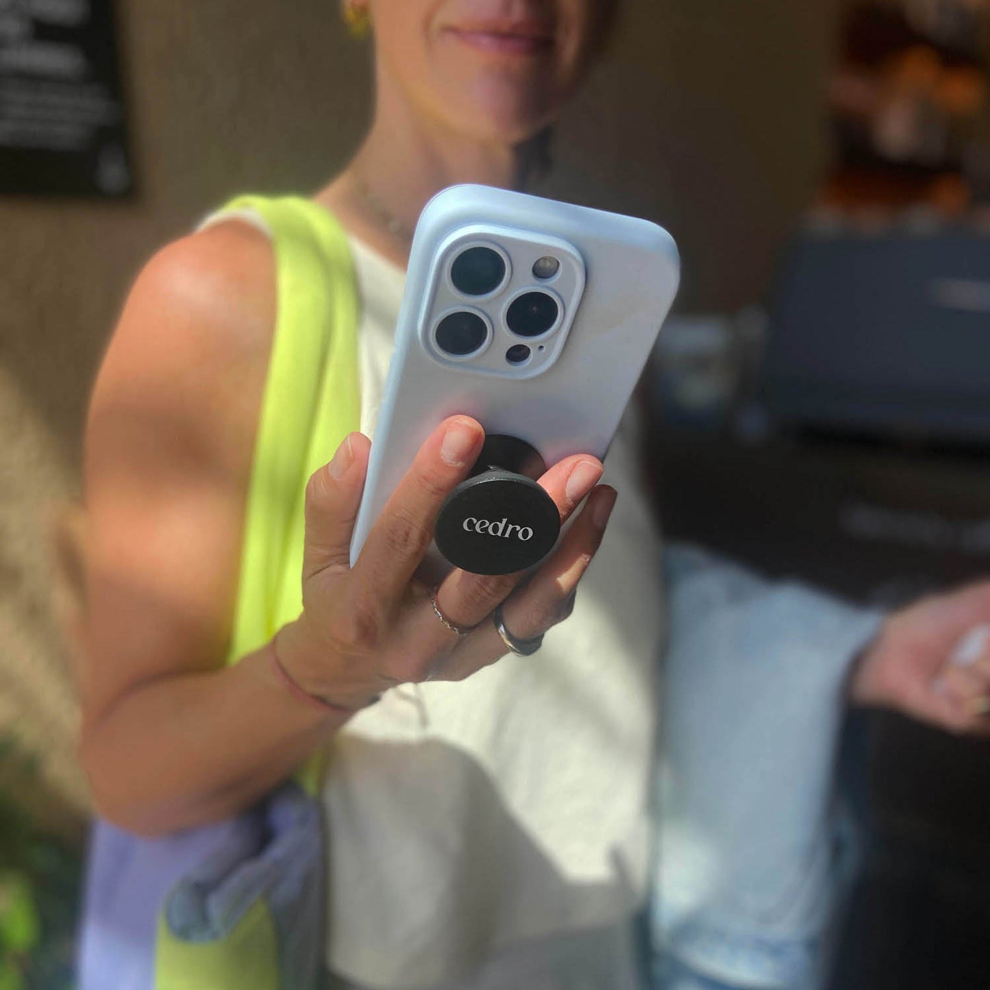 POP-SOCKET
